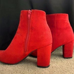 Size 6 1/2 red faux suede ankle booties.